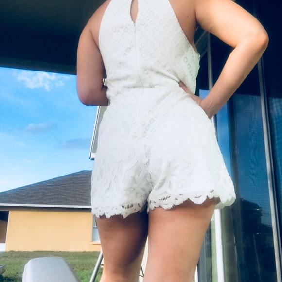 NWT White floral Scalloped romper one piece - Picture 4 of 4